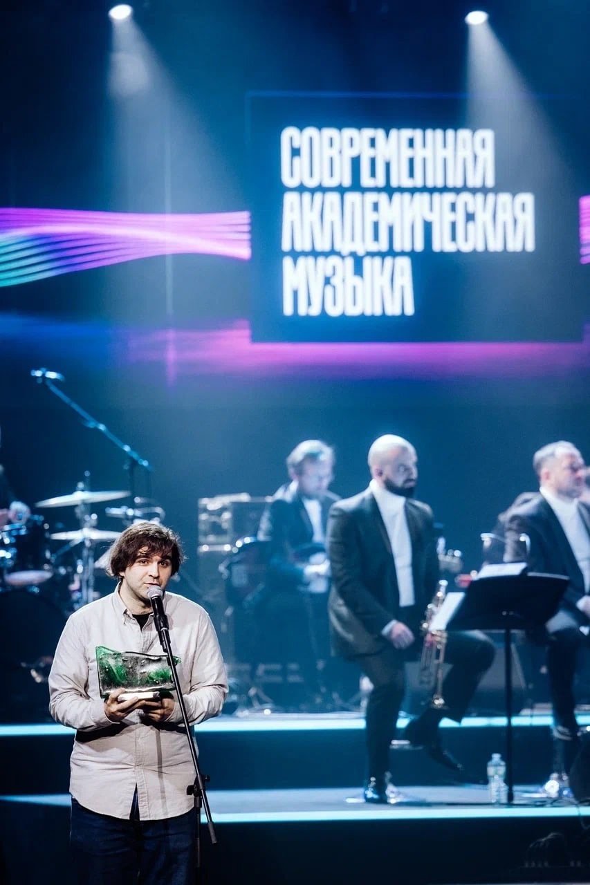 Роман Жауров на вручении Премии Художественного театра. Фото: пресс-служба МХТ им. Чехова